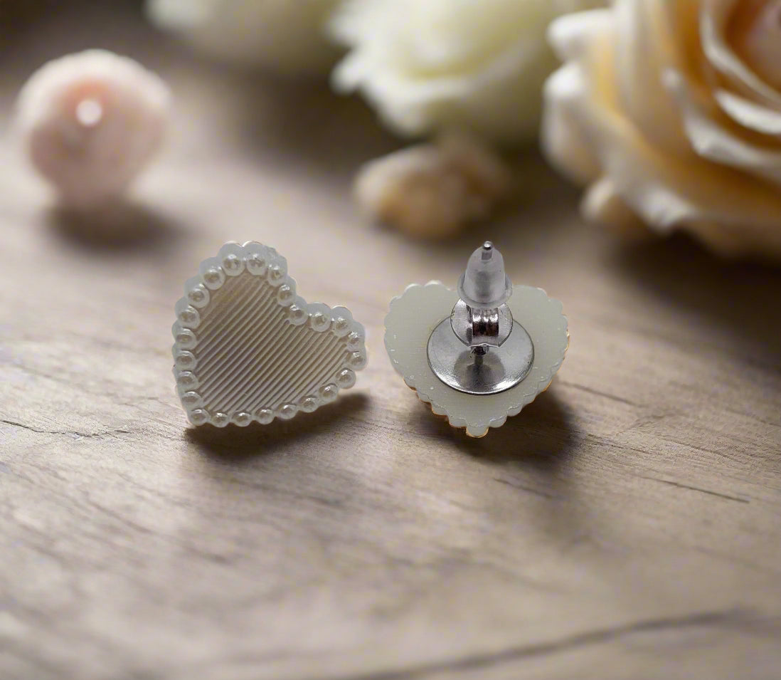 Pearly Heart Earrings (14mm)