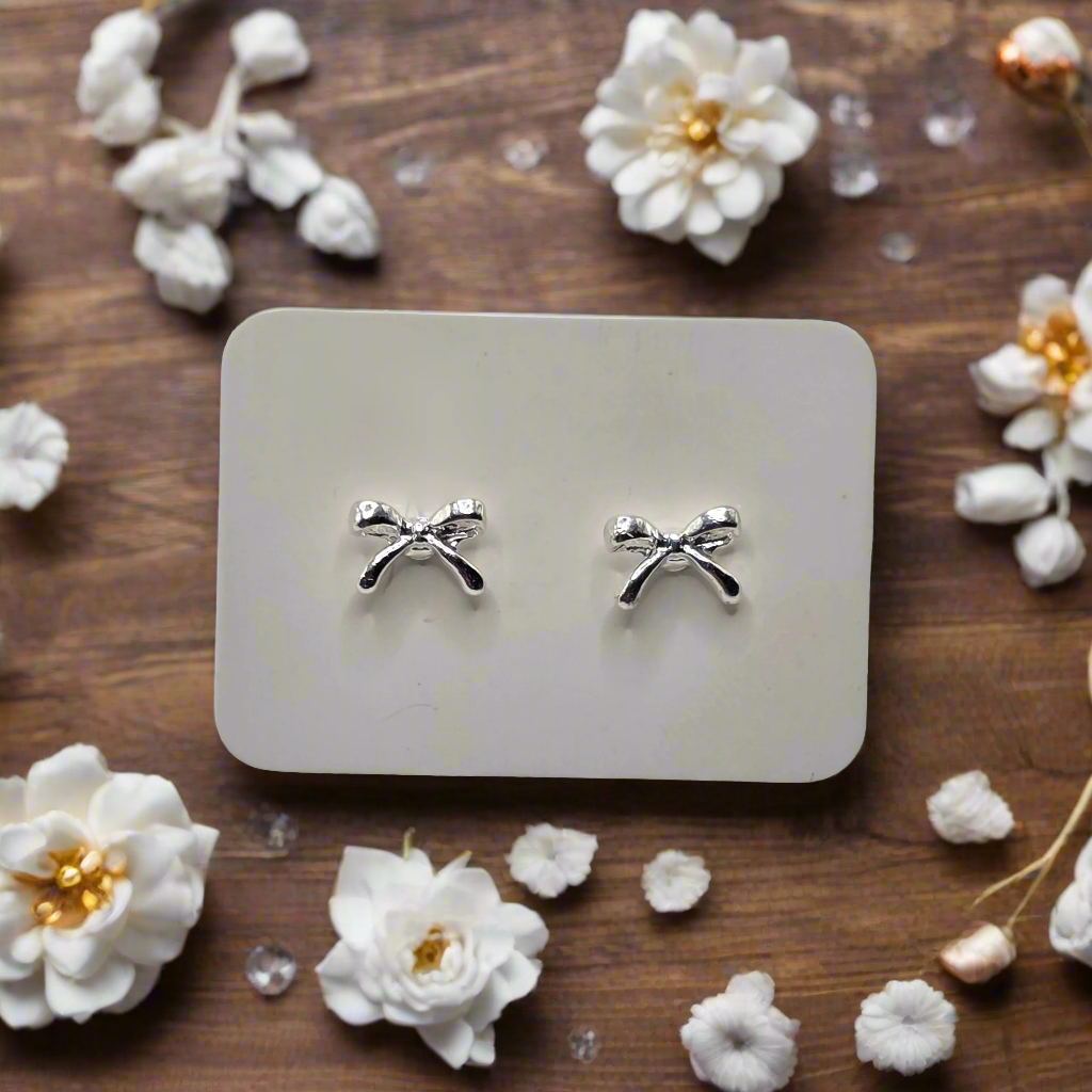 Dainty Bow Earrings (7mm)