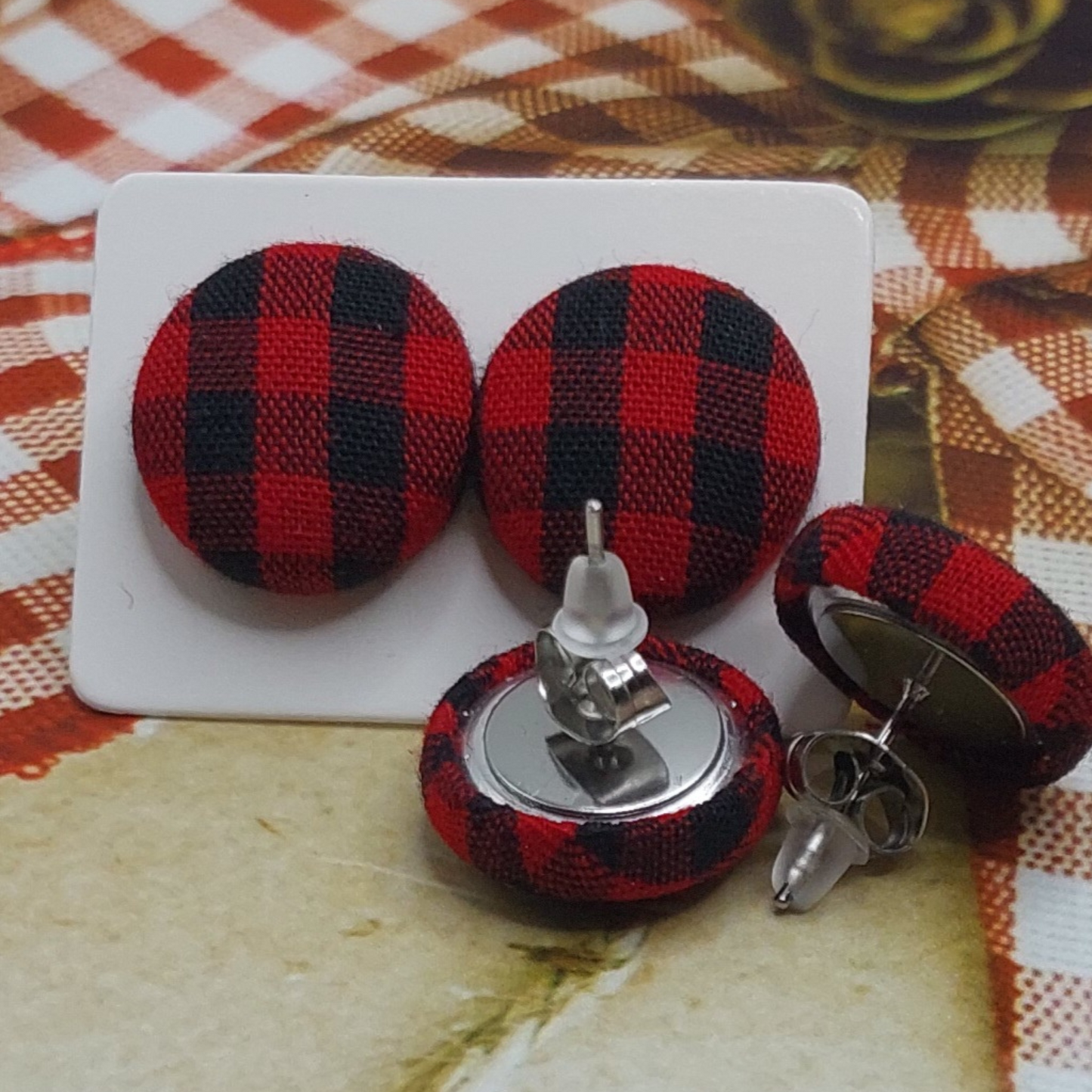 Red & Black Plaid Fabric Button Stud Earrings (16mm)